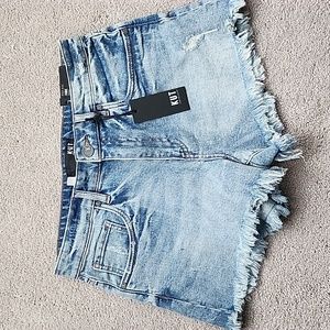 Kut from the Kloth High Rise Jane short